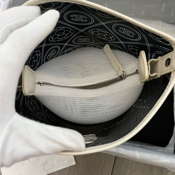 Chanel pvc bucket camellia bag small - Picture 4 of 8